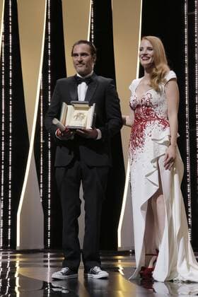 70eme Festival du Film de Cannes - Ceremonie de cloture. Photo: Laurent Guerin E Press Photo Joaquin Phoenix;Jessica Chastain Cannes France  521781