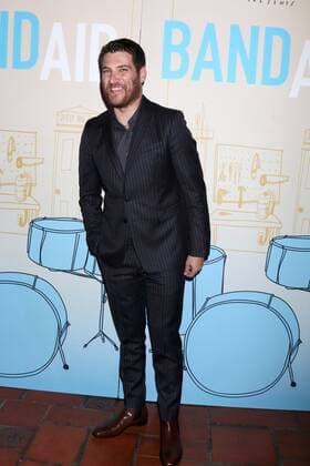 LOS ANGELES - MAY 31: Adam Pally at the Band Aid Premiere at the Theater at Ace Hotel on May 31, 2017 in Los Angeles, CA  Copyright: xKathyxHutchinsx xIPAx xHutchinsxPhotox