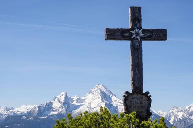  Gipfelkreuz der Kneifelspitze, Watzmann, Berchtesgaden, Nationalpark Berchtesgaden, Berchtesgadener Land, Bayern, Deutschland, Europa Copyright: imageBROKER/HerbertxBerger ibxheb04522666.jpg