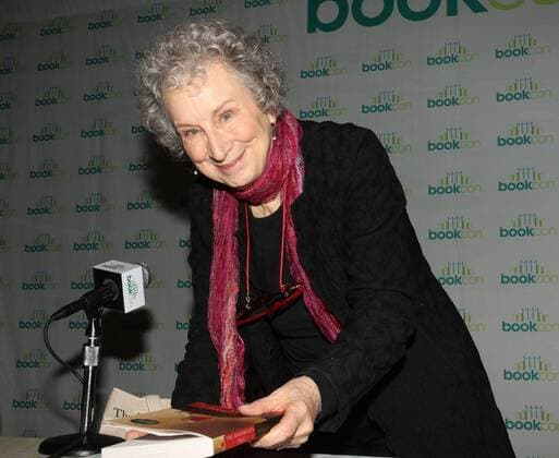 Berühmte Feministinnen, Margaret Atwood June 3, 2017 - New York, New York, U.S. - Author of The Handmaid s Tale MARGARET ATWOOD attends the BookCon 2017 event held at the Jacob Javits Center. New York U.S. - ZUMAk03_ 20170603_zaf_k03_075 Copyright: xNancyxKaszermanx