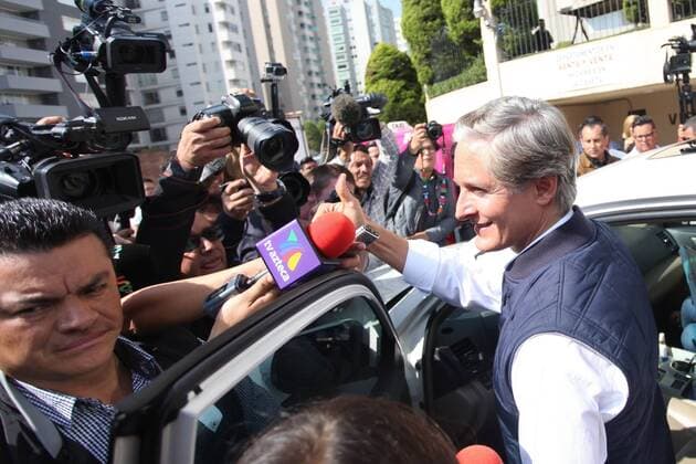 Institutional Revolutionary Party s (PRI) candidate for governor of the State of Mexico Alfredo del Mazo leaves after voting during the Mexican Gubernatorial Elections at a polling station in the municipality of Huixquilucan, Mexico, 04 June 2017. 2017 Mexican Gubernatorial Elections !ACHTUNG: NUR REDAKTIONELLE NUTZUNG!  Copyright: xSáshenkaxGutiérrezx MEX01 20170604-636321985601493556