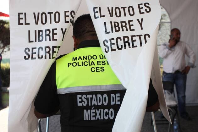 Mexicans go to vote in the elections in the state of Mexico State, at the San Juan de las Manzanas, Mexico, 04 June 2017. Voters in Mexicoís largest state go to the polls to cast ballots for a new governor in an election thatís widely seen as a possible preview of next year s general election and a test for Mexicoís ruling party. Elections in four states of Mexico !ACHTUNG: NUR REDAKTIONELLE NUTZUNG!  Copyright: xSáshenkaxGutiérrezx MEX64 20170605-636322208983578085
