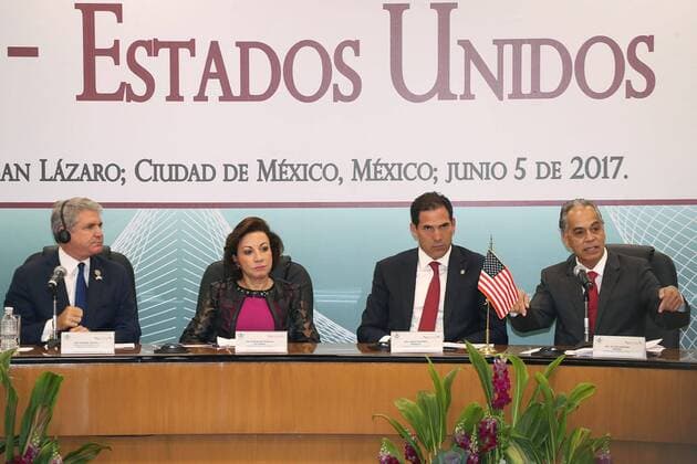 80. Mexikanisch-Amerikanisches Interparlamentarisches Treffen in Mexiko June 5, 2017 - Mexico - EUM20170605NAC15.JPG.CIUDAD DE MEXICO.- Politics Politica-Mex-EU.- El congresista estadounidense, Michael Mccaul y la presidenta de la Camara de Diputados, Guadalupe Murguia y el senador Pablo Escudero Morales y el legislador Victor Giorgana Jimenez, encabezaron la 80 Reunion Interparlamentaria Mexico-Estados Unidos, llevada a cabo este lunes 5 de junio de 2017 en el recinto legislativo de San Lazaro. Foto: Agencia EL UNIVERSAL RCC. Mexico  - ZUMAu78_ 20170605_zaf_u78_060 Copyright: xBerenicexFregosox