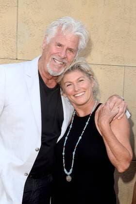 LOS ANGELES - JUN 5: Barry Bostwick at The Hero Premiere at the Egyptian Theater on June 5, 2017 in Los Angeles, CA  Copyright: xHPAx xIPAx xHutchinsxPhotox