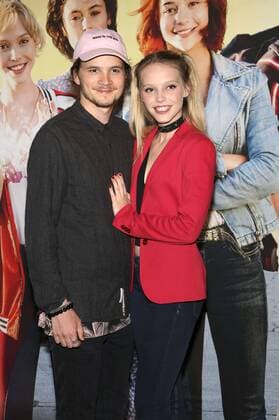 Tilman Pörzgen mit Freundin Lina Larissa Strahl bei der Preisverleihung von Gold und Platin DVDs für den Kinofilm Bibi & Tina: Tohuwabohu Total im Atelier. Berlin, 06.06.2017 Foto:xA.xBuggex xFuturexImage