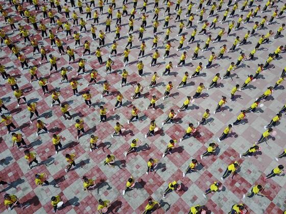 Bilder des Tages (170607) -- CHENGDE, June 7, 2017 -- Pupils perform Taiping Drum Dance at the playground of a primary school in Chengde City, north China s Hebei Province, June 7, 2017. ) (zwx) CHINA-CHENGDE-TRADITIONAL CULTURE-EDUCATION (CN) WangxLiqun 