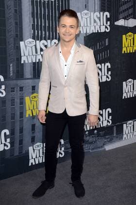 June 7, 2017 - Nashville, TN, USA - 07 June 2017 - Nashville, Tennessee - Hunter Hayes. 2017 CMT Music Awards held at Music City Center. Photo Credit: AdMedia Nashville USA - ZUMAa123 20170607_zaa_a123_031 Copyright: xTonyaxWisex