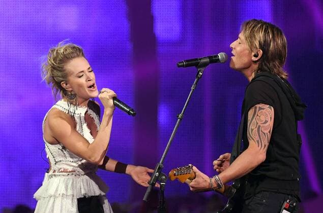 Bilder des Tages June 7, 2017 - Nashville, TN, USA - 07 June 2017 - Nashville, Tennessee - Carrie Underwood, Keith Urban. 2017 CMT Music Awards held at Music City Center. Photo Credit: AdMedia Nashville USA - ZUMAa123 20170607_zaa_a123_237 Copyright: xLauraxFarrx