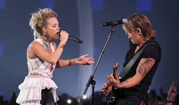 June 7, 2017 - Nashville, TN, USA - 07 June 2017 - Nashville, Tennessee - Carrie Underwood, Keith Urban. 2017 CMT Music Awards held at Music City Center. Photo Credit: AdMedia Nashville USA - ZUMAa123 20170607_zaa_a123_243 Copyright: xLauraxFarrx