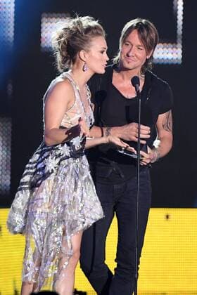 June 7, 2017 - Nashville, TN, USA - 07 June 2017 - Nashville, Tennessee - Carrie Underwood, Keith Urban. 2017 CMT Music Awards held at Music City Center. Photo Credit: AdMedia Nashville USA - ZUMAa123 20170607_zaa_a123_325 Copyright: xLauraxFarrx