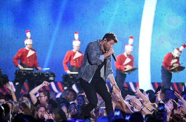 June 7, 2017 - Nashville, TN, USA - 07 June 2017 - Nashville, Tennessee - Brett Eldredge. 2017 CMT Music Awards held at Music City Center. Photo Credit: AdMedia Nashville USA - ZUMAa123 20170607_zaa_a123_357 Copyright: xLauraxFarrx