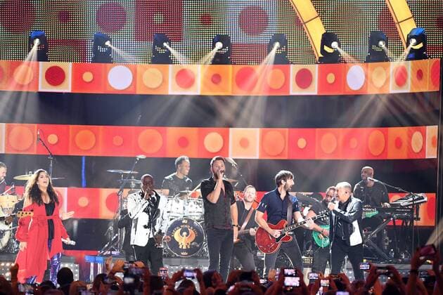 June 7, 2017 - Nashville, TN, USA - 07 June 2017 - Nashville, Tennessee - Hillary Scott, Charles Kelley, Dave Haywood, Lady Antebellum, Earth Wind and Fire. 2017 CMT Music Awards held at Music City Center. Photo Credit: AdMedia Nashville USA - ZUMAa123 20170607_zaa_a123_502 Copyright: xLauraxFarrx