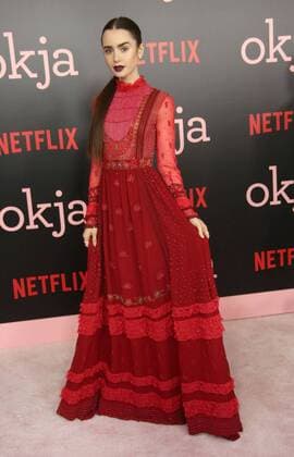 Bilder des Tages June 8, 2017 - New York, N.Y, USA - LILY COLLINS attends the Netflix New York Premiere of Okja .AMC Lincoln Square, NYC.June 8, 2017.Hammerstein Ballroom, NYC.Photos by , Globe Photos Inc. New York USA - ZUMAms4_ 20170608_zaa_ms4_001 Copyright: xSoniaxMoskowitzx