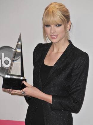 Taylor Swift at the 2010 American Music Awards - Press Room held at the Nokia Theatre L.A. Live in Los Angeles, CA. The event took place on Sunday, November 21, 2010.  Copyright: xPRPP_PacificxRimxPhotoxPressx 30722_229