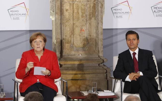 Merkel in Mexiko June 10, 2017 - Mexico - EUM20170610NAC07.JPG.CIUDAD DE MEXICO President Presidente-EPN Merkel.- La canciller de Alemania, Angela Merkel, y el presidente de Mexico Enrique Pena durante la firma de cuatro convenios de colaboracion binacional en materia economica, el 10 de junio de 2017 en el Museo Interactivo de Economia. Foto: Agencia EL UNIVERSAL Luis Cortes EVZ .ALEMANIAMEXICOLC100617009 Mexico  - ZUMAu78_ 20170610_zaf_u78_025 Copyright: xLuisxCortesx