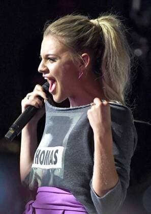 June 10, 2017 - Nashville, Tennessee, United States - 10 June 2017 - Nashville, Tennessee - Kelsea Ballerini. 2017 CMA Music Festival Nightly Concert held at Nissan Stadium. Photo Credit: Dara-Michelle Farr AdMedia Nashville United States - ZUMAa123 20170610_zaa_a123_433 Copyright: xDara-MichellexFarr Admediax