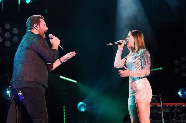 June 10, 2017 - Nashville, Tennessee, United States - 10 June 2017 - Nashville, Tennessee - Chris Young, Cassadee Pope. 2017 CMA Music Festival Nightly Concert held at Nissan Stadium. Photo Credit: Laura Farr AdMedia Nashville United States - ZUMAa123 20170610_zaa_a123_523 Copyright: xLauraxFarr Admediax