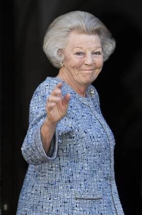 14-06-2017 Amsterdam Princess Beatrix arriving for the award ceremony of the silver carnation ( zilveren anjers) of the Prince Bernard culturefoundation at the royal palace in Amsterdam. The silver carnation is annually awarded to individuals who voluntarily worked for culture and nature conservation.  Copyright: xppex