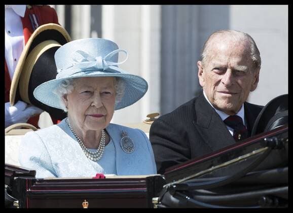 Bilder des Tages . 17 06 2017. London, United Kingdom. The Queen and Duke of Edinburgh leaving Buckingham Palace for Trooping the Colour in London.  xStephenxLockx xi-Imagesx IIM-15401-0016