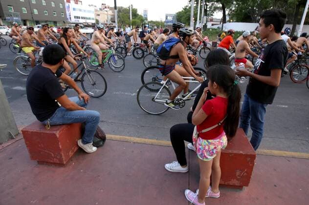 Riders participates naked in the World Naked Bike Ride (WNBR) in Guadalajara, Mexico, 17 June 2017. The event takes place simultaneously in more than 120 cities on the planet in spring and summer each year to demand respect for the cyclists, care for the environment, promotion of bicycle use and respect for nudity. WORLD NAKED BIKE RIDE 2017 !ACHTUNG: NUR REDAKTIONELLE NUTZUNG!  Copyright: xUlisesxRuizxBasurtox GUA27 20170618-636333591335013893