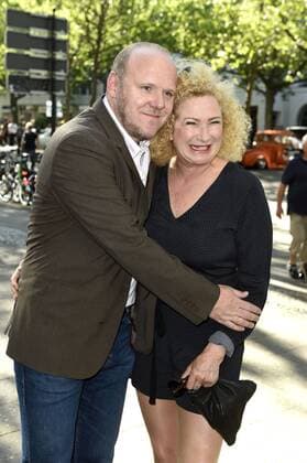 Gabi Decker mit Begleitung bei der Premiere des Theaterstücks Bette & Joan im Theater am Kurfürstendamm. Berlin, 18.06.2017 Foto:xF.xKernx xFuturexImage