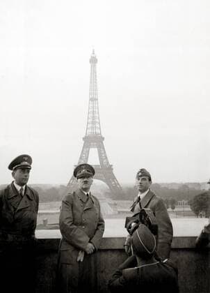 Ikonische Bilder der Zeitgeschichte Adolf Hitler in Paris, France, June 1940.  1005_001