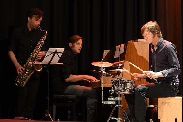 Musikalische Begleitung die Band Les Flics zum 19. Mal wurde der Kinoprogrammpreis Berlin-Brandenburg verliehen. Mit insgesamt 432.500 Euro wurden im City Kino Wedding das vielfaeltige Engagement und die innovative Programmgestaltung in 48 Filmtheatern - 32 in Berlin und 16 in Brandenburg - geehrt in Berlin am 20.06.2017