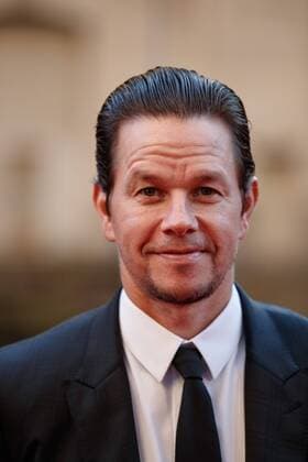 Actor Mark Wahlberg arrives on the red carpet at the Transformers The Last Knight movie premiere on June 20, 2017 in Chicago.  CHI2017062008 JOHNxGRESS