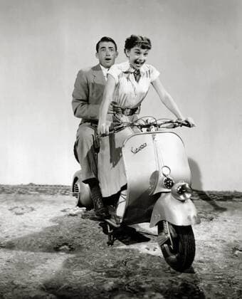 Audrey Hepburn and Gregory Peck, Roman Holiday 1953 Paramount  Copyright: xHAx 30928_126