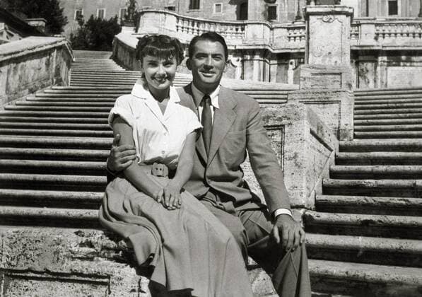 Audrey Hepburn and Gregory Peck, Roman Holiday 1953 Paramount  Copyright: xHAx 30928_127
