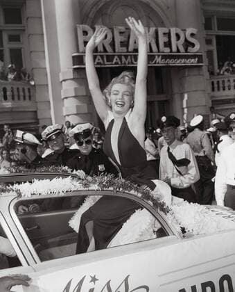 IMAGO ICONS: Marilyn Monroe Marilyn Monroe at the Miss America pageant parade in Atlantic City, NJ, 1952.  Copyright: xHAx 30928_347