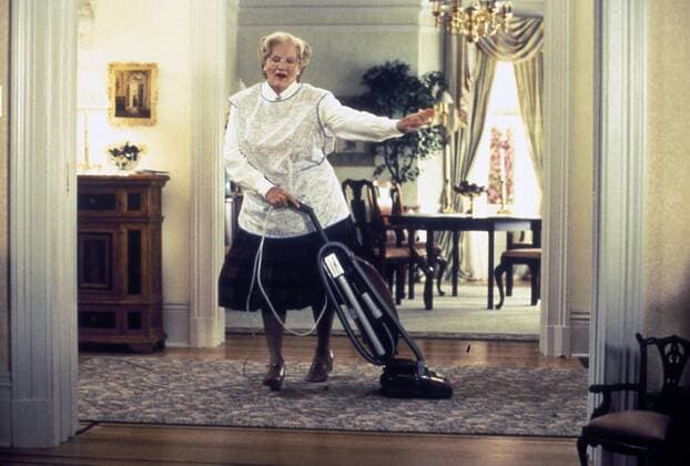Film Still from Mrs. Doubtfire Robin Williams © 1993 20th Century Fox Photo Credit: Phil Bray  31108_007