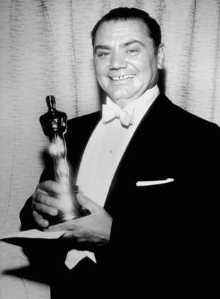 OSCARS. Bester Hauptdarsteller. Preisträger 1951-1960 Ernest Borgnine, at the 28th Annual Academy Awards, 1956. (Winner of Best Actor for Marty Hollywood CA USA  Copyright: xThexLegacyxCollectionx 31537_037