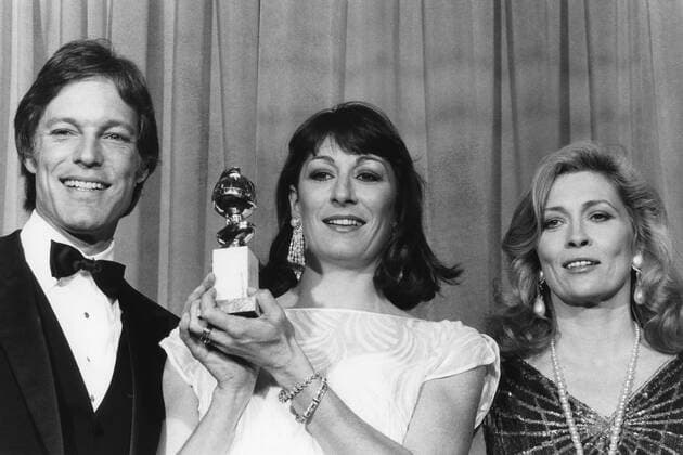 Richard Chamberlain, Angelica Huston, Faye Dunaway at the 43rd Annual Golden Globe Awards, 1986  Copyright: xHFPAx 32509_496THA