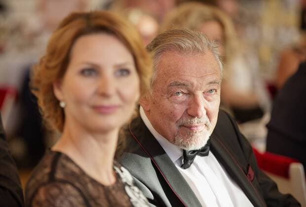 Internationally popular Czech pop star Karel Gott (photo), Ivana Trump, a former wife of the incumbent U.S. president, physiotherapist Pavel Kolar and sports manager Miroslav Cernosek are presented with the Ambassador of the Czech Republic title, a new award launched by the Spolecnost CZECH TOP group at Prague Castle, on Wednesday, June 21, 2017. The award goes to personalities whose professional successes have contributed to the Czech Republic s international fame. At left is wife Ivana Gottova. (CTKxPhoto RenexFluger) CTKPhotoF201706220910901 