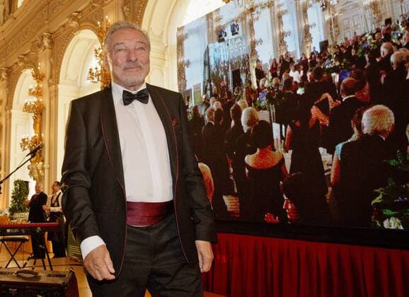 Internationally popular Czech pop star Karel Gott (photo), Ivana Trump, a former wife of the incumbent U.S. president, physiotherapist Pavel Kolar and sports manager Miroslav Cernosek are presented with the Ambassador of the Czech Republic title, a new award launched by the Spolecnost CZECH TOP group at Prague Castle, on Wednesday, June 21, 2017. The award goes to personalities whose professional successes have contributed to the Czech Republic s international fame. (CTKxPhoto RenexFluger) CTKPhotoF201706220921901 