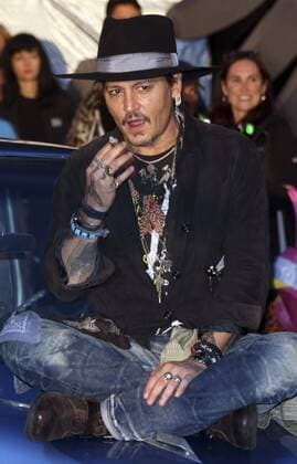 June 22, 2017 - Glastonbury, Somerset - Glastonbury, UK. Actor JOHNNY DEPP attends and speaks at day 2 of the 2017 Glastonbury Festival. The five-day festival of contemporary performing arts is the highlight of the British festival season. Glastonbury  - ZUMAl94_ 20170622_zaf_l94_019 Copyright: xJasonxBryantx