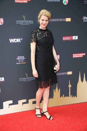 Rike Schmid beim Cocktailempfang anlässlich der Jurysitzung zum International Emmy Award 2017 am 22.06.2017 in der Marienburg in Koeln Cocktailempfang zur Jurysitzung zum International Emmy Award 2017 in Koeln 