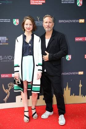 Sandra von Ruffin und Benno Fürmann beim Cocktailempfang anlässlich der Jurysitzung zum International Emmy Award 2017 am 22.06.2017 in der Marienburg in Koeln Cocktailempfang zur Jurysitzung zum International Emmy Award 2017 in Koeln 