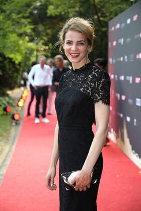 Rike Schmid beim Cocktailempfang anlässlich der Jurysitzung zum International Emmy Award 2017 am 22.06.2017 in der Marienburg in Koeln Cocktailempfang zur Jurysitzung zum International Emmy Award 2017 in Koeln 