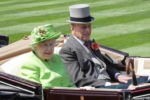 20.06.2017, Royal Ascot, Windsor, GBR, GROSSBRITANNIEN - Royal Procession. Queen Elizabeth the Second and Prince Philipp arriving at the racecourse. Ascot racecourse. (Queen Elisabeth, Prinz Philipp, Portrait, Portraet, Royals, Koenigin Elisabeth, Porträt, Königin Elisabeth) 170620D017ROYALASCOT.JPG GALOPP