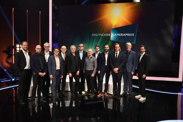 Gruppenbild mit allen Preisträgern am 24.06.2017 bei einem Fototermin zur Verleihung des 27. Deutschen Kamerapreis in Köln.