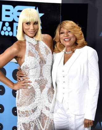 Singer Tamar Braxton (L) and Evelyn Braxton attend the 17th annual BET Awards at Microsoft Theater in Los Angeles on June 25, 2017. The ceremony celebrates achievements in entertainment and honors music, sports, television, and movies released between April 1, 2016 and March 31, 2017.  LAP20170625357 CHRISTINExCHEW