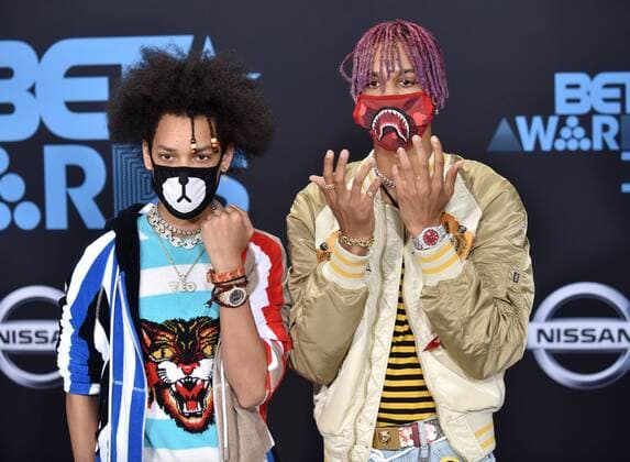 (L-R) Ayo & Teo attend the 17th annual BET Awards at Microsoft Theater in Los Angeles on June 25, 2017. The ceremony celebrates achievements in entertainment and honors music, sports, television, and movies released between April 1, 2016 and March 31, 2017.  LAP20170625509 CHRISTINExCHEW
