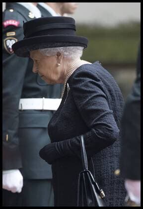 . 27 06 2017. London, United Kingdom. The Queen arriving at the funeral of Countess Mountbatten of Burma at St.Paul s church in Knightsbridge, London.  xStephenxLockx xi-Imagesx IIM-15463-0034
