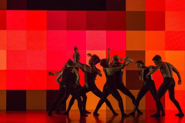 London, UK. 27 June 2017. Alexander Whitley Dance Company present the World Premiere of 8 Minutes at Sadler s Wells Theatre. 8 Minutes is choreographed and directed by Alexander Whitley, performers: Julia Sanz Fernandez, David Ledger, Luke Crook, Victoria Roberts, Hannah Eckholm, Tia Hockey and Leon Poulton. Performances at Sadler s Wells on 27th and 28th June 2017. The piece is a Sadler s Wells commission, co-commissioned by DanceEast & Trinity Laban Conservatoire of Music & Dance. Photo: Vibrant Pictures Alamy Live News Alexander Whitley Dance Compan, 8 Minutes, Sadler s Wells, London, UK