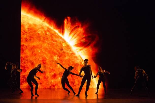 London, UK. 27 June 2017. Alexander Whitley Dance Company present the World Premiere of 8 Minutes at Sadler s Wells Theatre. 8 Minutes is choreographed and directed by Alexander Whitley, performers: Julia Sanz Fernandez, David Ledger, Luke Crook, Victoria Roberts, Hannah Eckholm, Tia Hockey and Leon Poulton. Performances at Sadler s Wells on 27th and 28th June 2017. The piece is a Sadler s Wells commission, co-commissioned by DanceEast & Trinity Laban Conservatoire of Music & Dance. Photo: Vibrant Pictures Alamy Live News Alexander Whitley Dance Compan, 8 Minutes, Sadler s Wells, London, UK