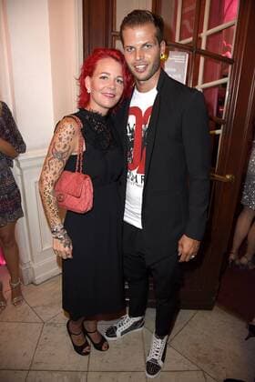 Dennis Diekmeier mit Ehefrau Dana Diekmeier beim Emotion Award 2017 in der Laeiszhalle in Hamburg am 28.06.2017