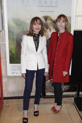 Isabelle Huppert et Lolita Chammah CELEBRITES : Avant Premiere du film Barrage - Paris - 29 06 2017 GwendolineLeGoff Panoramic 