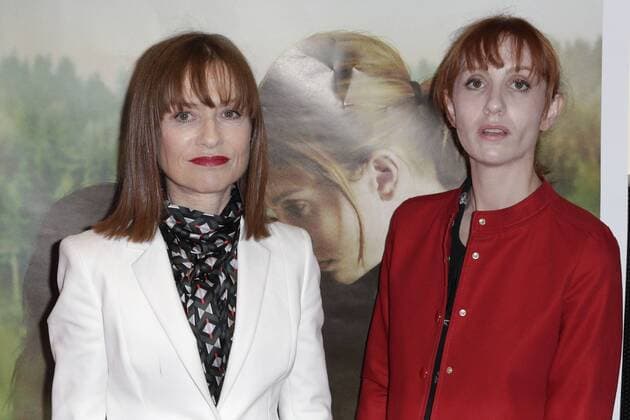 Isabelle Huppert et Lolita Chammah CELEBRITES : Avant Premiere du film Barrage - Paris - 29 06 2017 GwendolineLeGoff Panoramic 